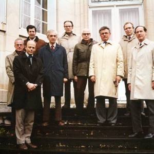 From right to left: G.K. Batchelor, H.H. Fernholz, V. Brcic, P. Perzyna, E. Becker, F. Engelund, C. Cercignani, B. Storakers, L. van Wyngaarden. The host Professor Lagarde took the photograph.